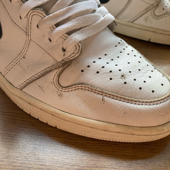 Jordan 1 yin Yang - Picture 7 of 8